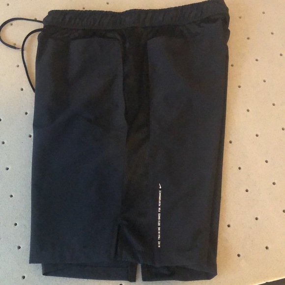 Mens Nike dri-fit shorts. 9’’ black! Size Small - Picture 4 of 5